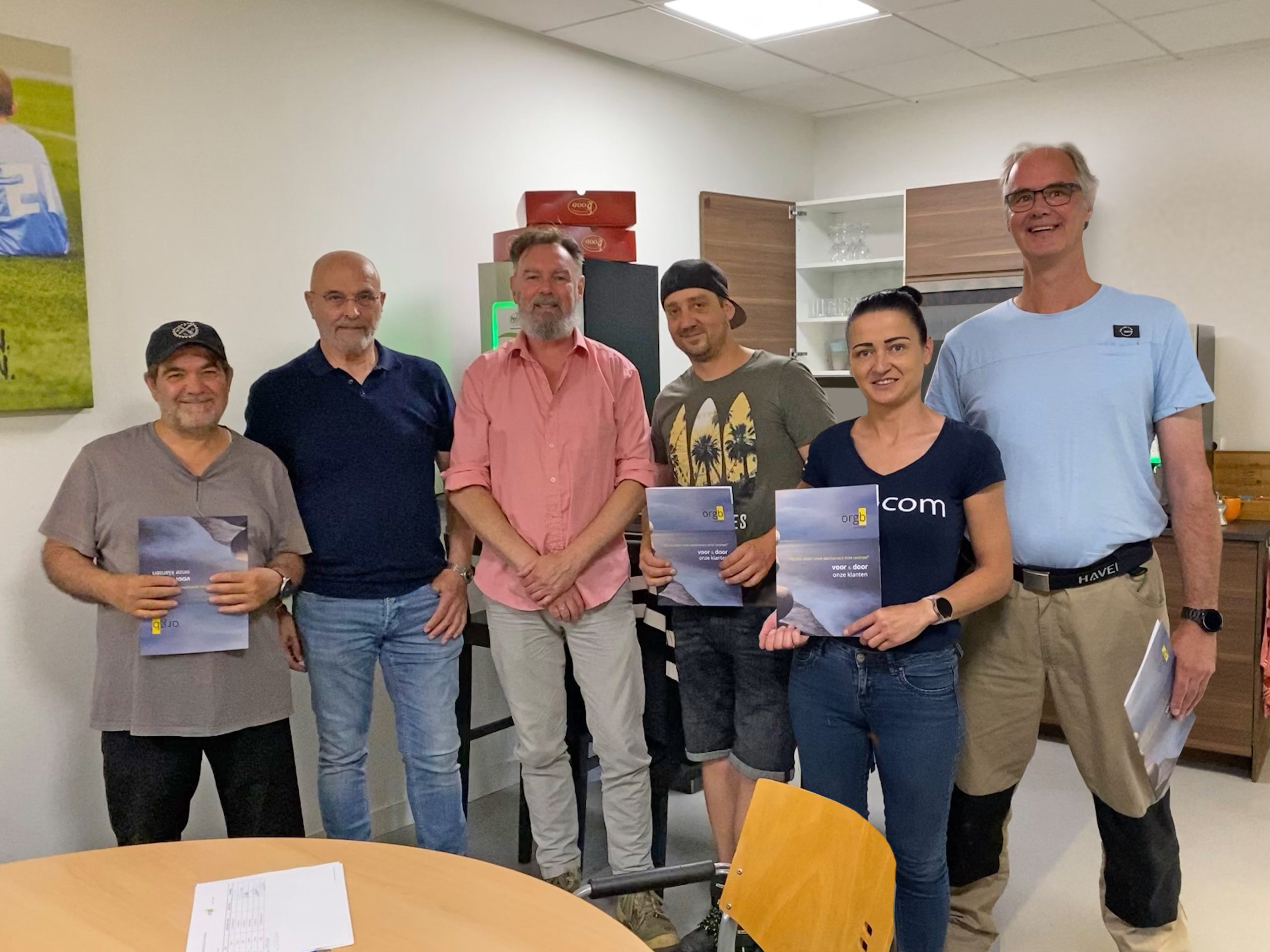 Soci-Com reikt aan zes medewerkers mbo-verklaring uit